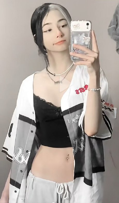 Ana Langdon photo 11