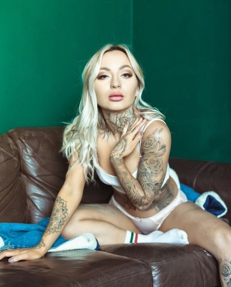Ana Stanskovsky photo 24