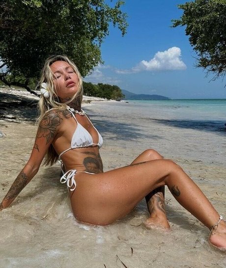 Ana Stanskovsky photo 31