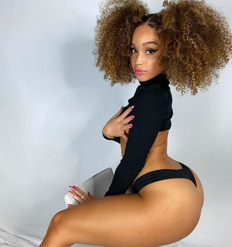 Anabella Carrasco photo 14