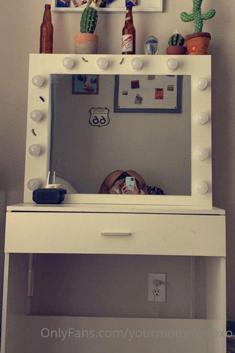 Yourmommyxoxo photo 184