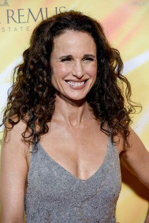 Andie MacDowell photo 28