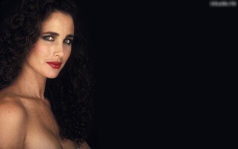 Andie MacDowell photo 35