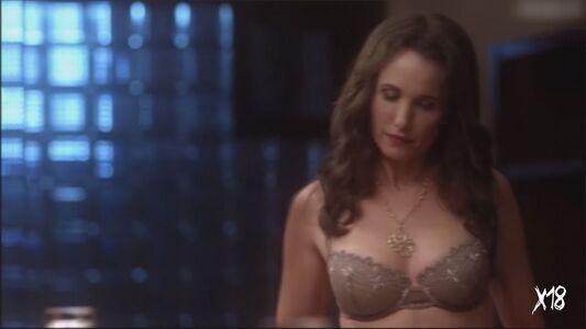 Andie MacDowell photo 47