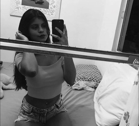 Andressa Almeida photo 13