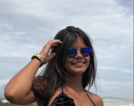 Andressa Almeida photo 17