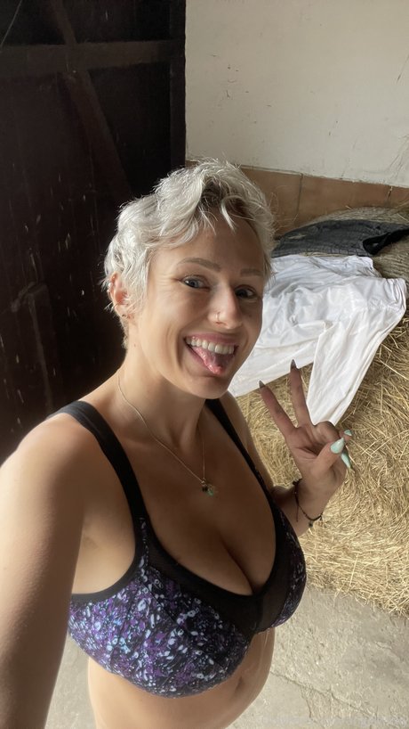 Angel Wicky photo 94