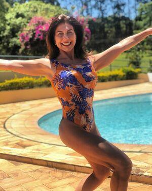 Angela Dippe photo 3