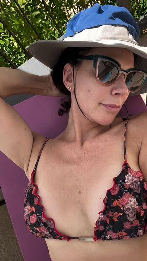 Angela Dippe photo 11