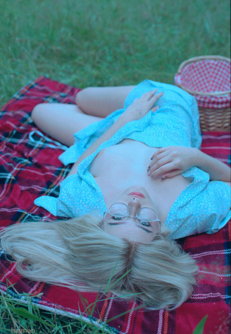 Angela Halee photo 665