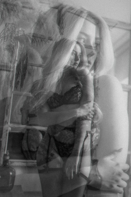 Angela Halee photo 806