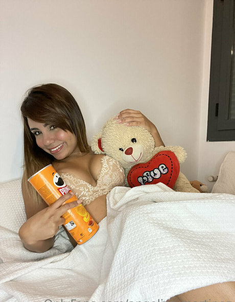Angelica Martinez photo 31