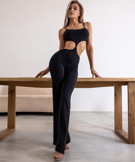 Angelie Dolly photo 611