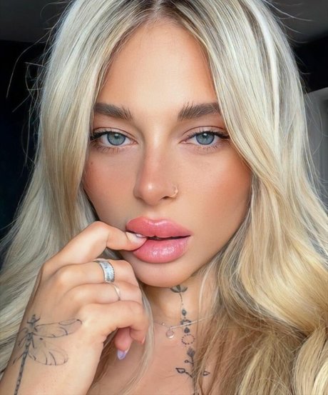 Angelika Kramer photo 22