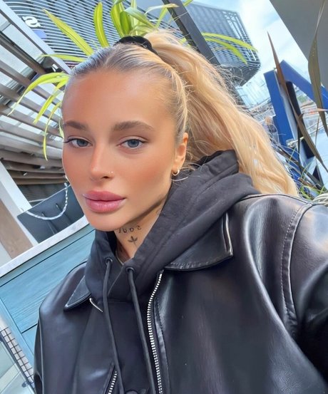 Angelika Kramer photo 24