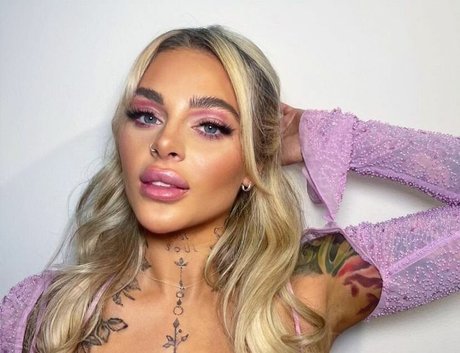 Angelika Kramer photo 29