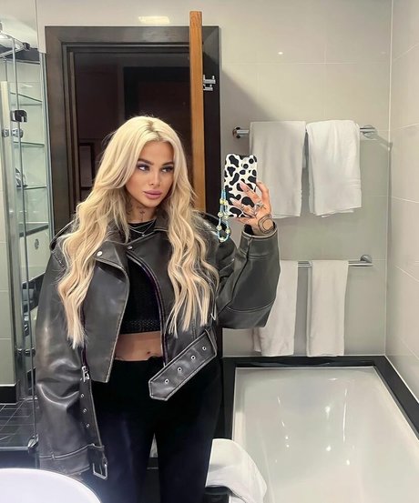 Angelika Kramer photo 37