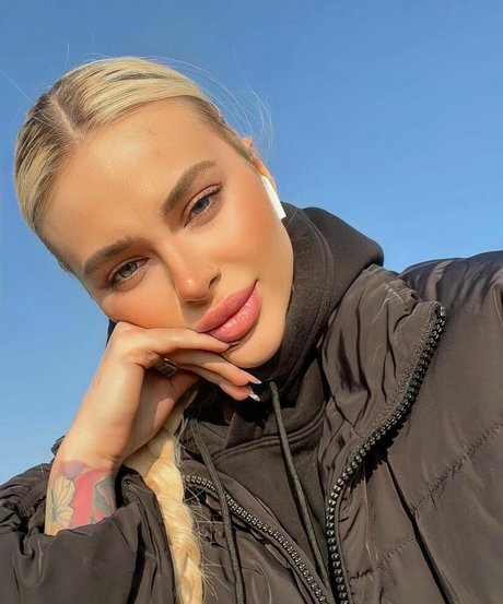 Angelika Kramer photo 48