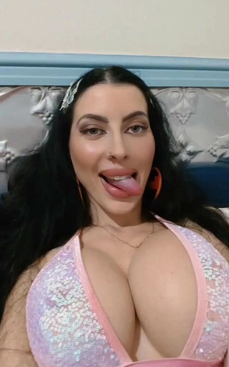 Angelina Bellucci photo 1