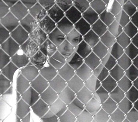 Angelina Jolie photo 37