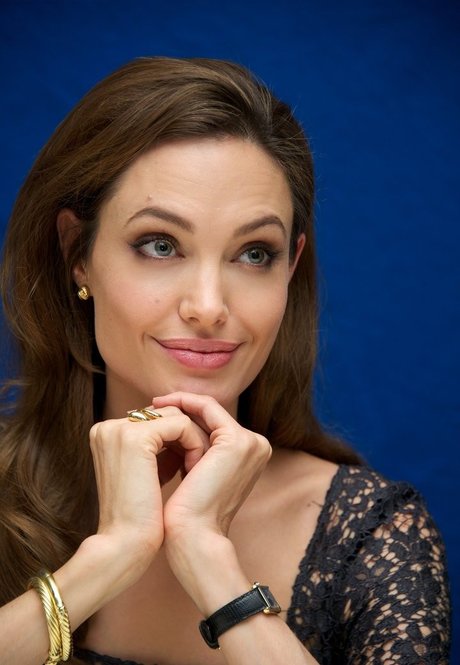 Angelina Jolie photo 68