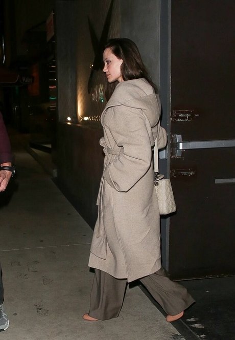 Angelina Jolie photo 87