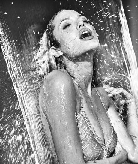 Angelina Jolie photo 92