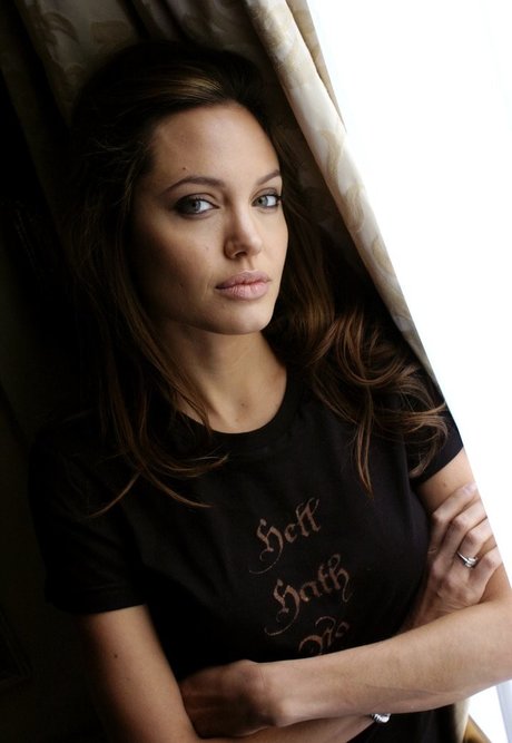 Angelina Jolie photo 135