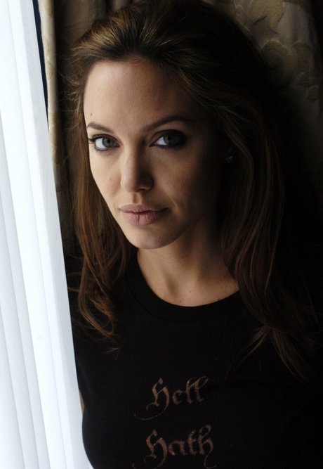 Angelina Jolie photo 136