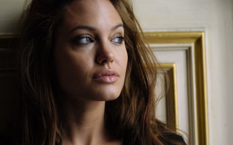 Angelina Jolie photo 137