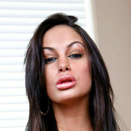 Angelina Valentine photo 13