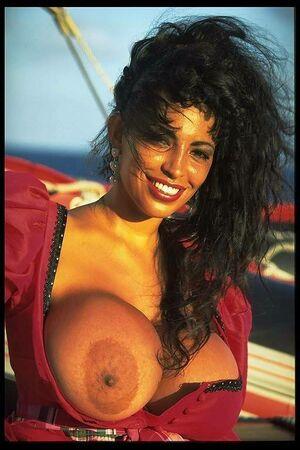 Angelique Dos Santos photo 46