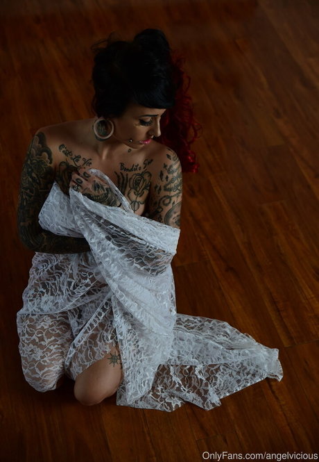 Angelvicious photo 233
