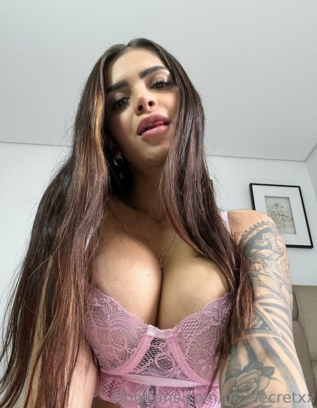 Angie Henao photo 27