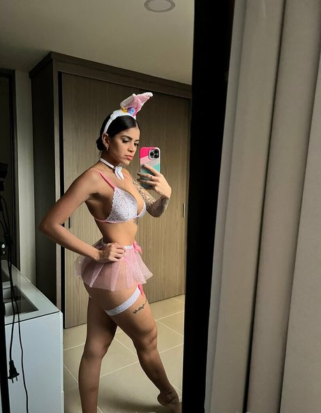 Angie Henao photo 45