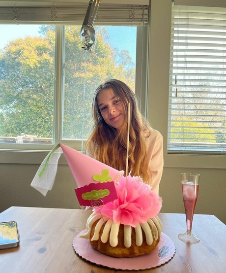 Anika Grace photo 20