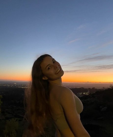 Anika Grace photo 22