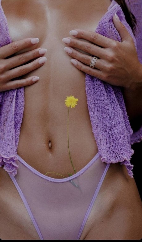 Anna Arevalo photo 1
