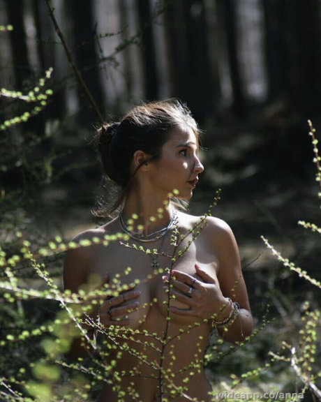 Anna Arevalo photo 18