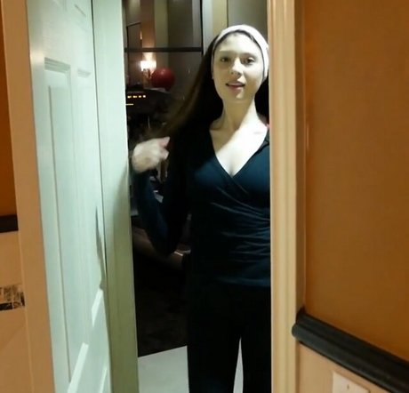 Anna Blossom photo 152