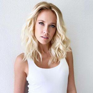 Anna Camp photo 4