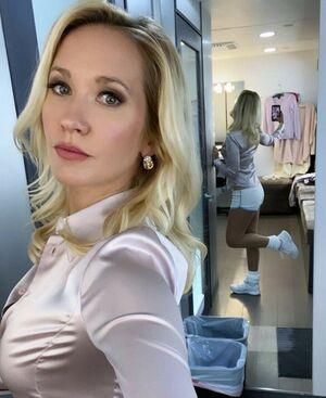 Anna Camp photo 10