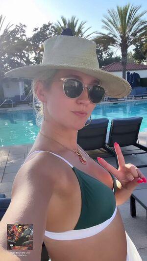 Anna Camp photo 24