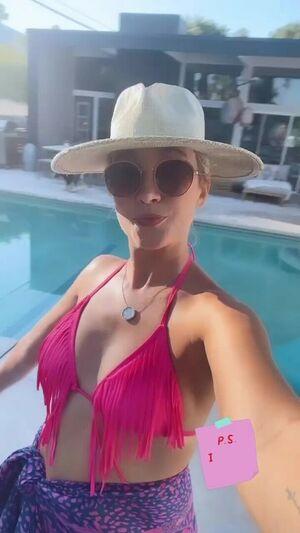 Anna Camp photo 29