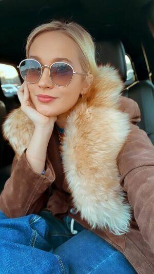 Anna Camp photo 35