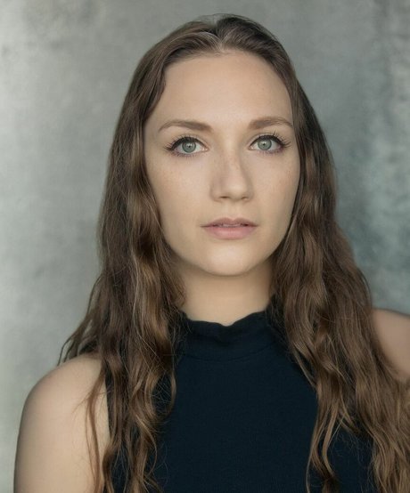 Anna Demetriou photo 8