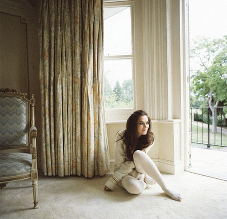 Anna Friel photo 35