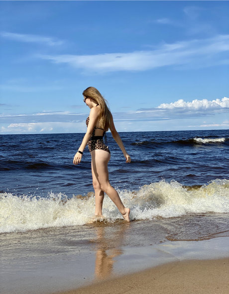Anna Gloss photo 14