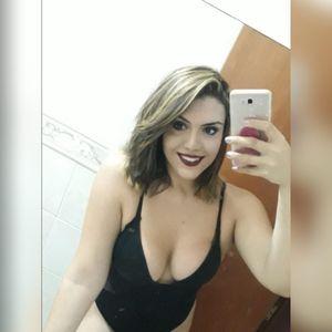 Anna Laura Amaral photo 15
