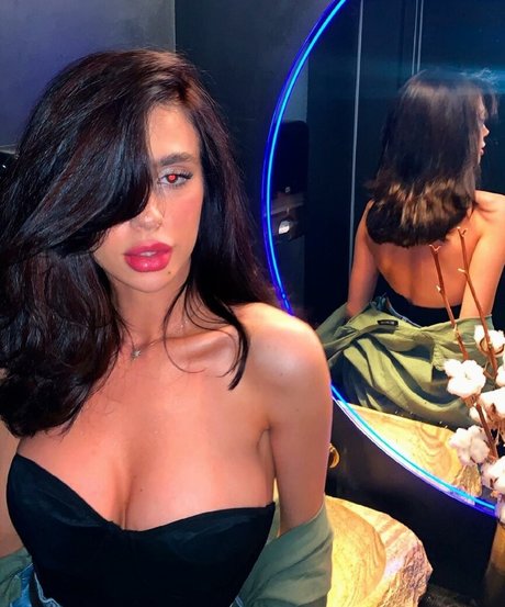 Anna Maria Slutskaya photo 4